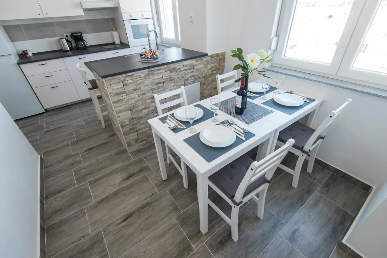 Pleasure Sea View Apartment Zadar 0*,