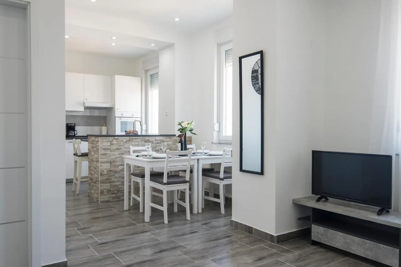 Pleasure Sea View Apartment Zadar